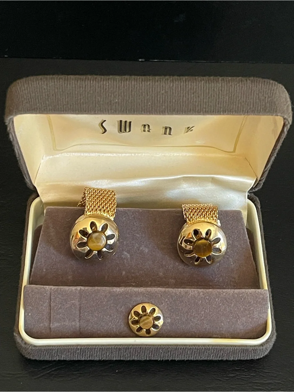 Vintage SWANK Gold-Tone genuine tiger eye Cufflinks and Matching tie tack.